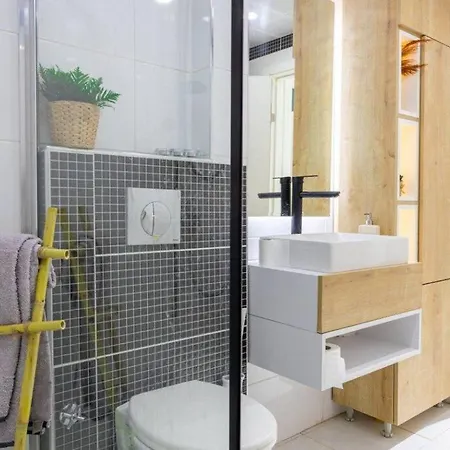 Cozy Insta-worth 2br W King Bed Jamaa Apartment