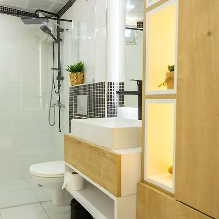 Cozy Insta-worth 2br W King Bed Jamaa *