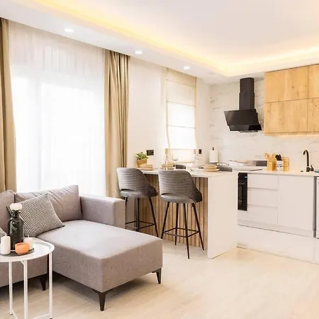 Cozy Insta-worth 2br W King Bed Jamaa
